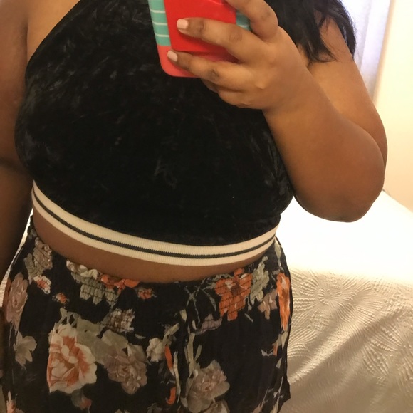 Plus Fashion Nova Crop Top - Picture 2 of 4